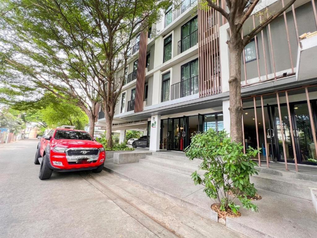 Bb House Mini Suite Hotel Bangkok Exterior photo